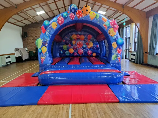 3d Party Curved Bouncy Castle 15ft X 13.5ft