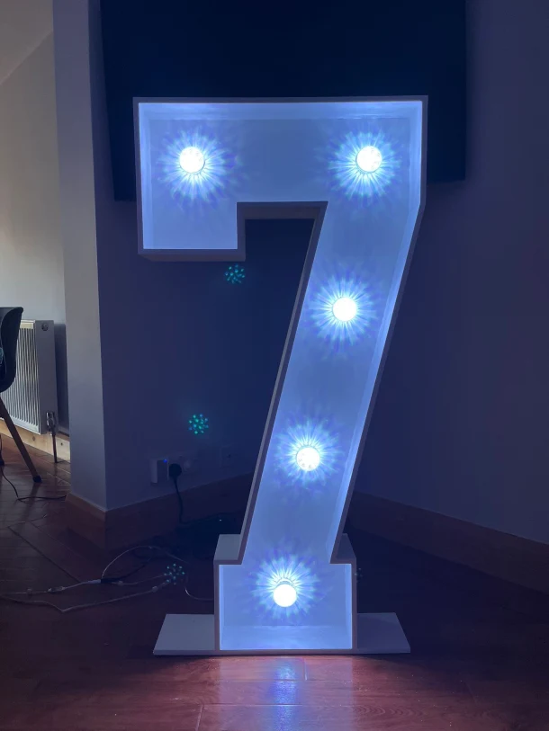 Light Up Number 7 Hire