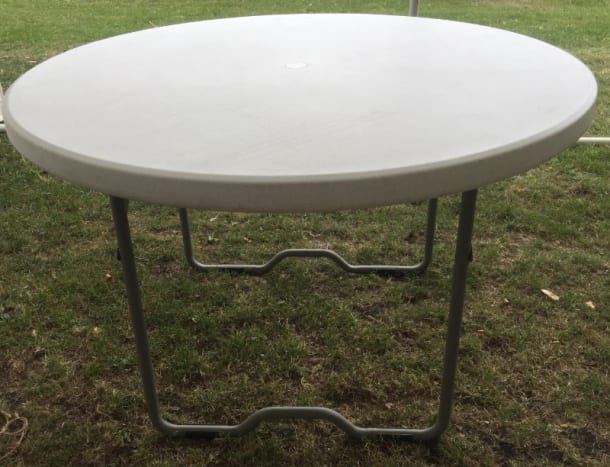 4ft Round Tables X 3