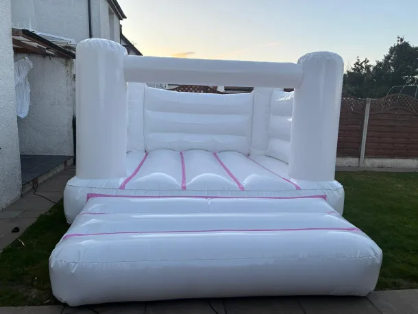 Indoor White And Pink 12ft X 14ft