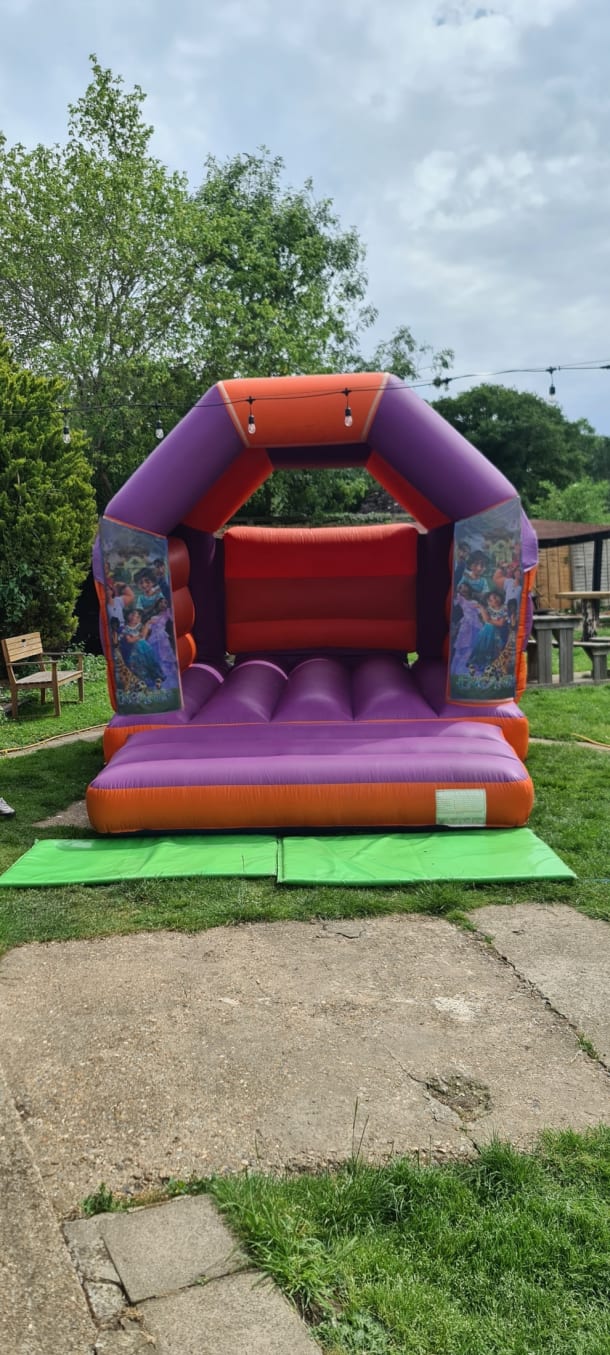 Encanto 15ftx11ft