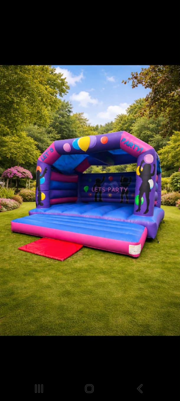 Large Deluxe Adult Bouncy Castle