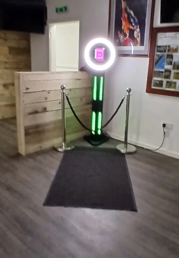 Kids Selfie Pod And Led Numbers For Hire Cardiff
