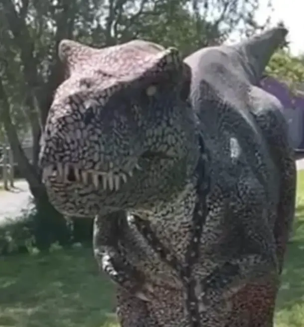 Titan - Giant T-rex