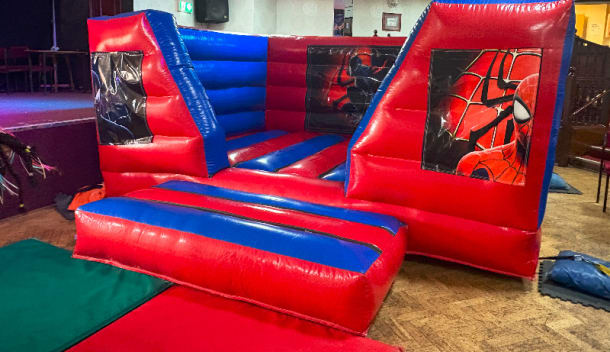 15ft X 12ft Blue And Red Box Indoor Castle - Spiderman Theme