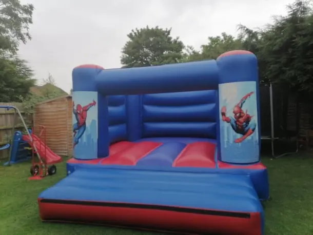 1t Tots Heroes Bouncy Castle