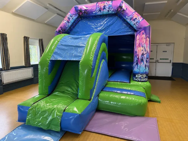 12ft X 18ft Blue And Green Combi - K Pop Artwork