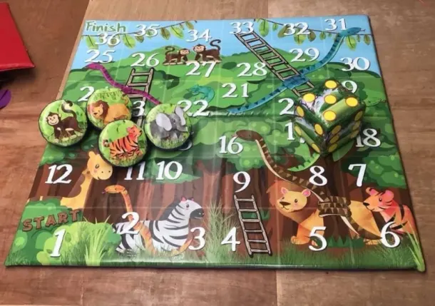 Jungle Snakes And Ladders