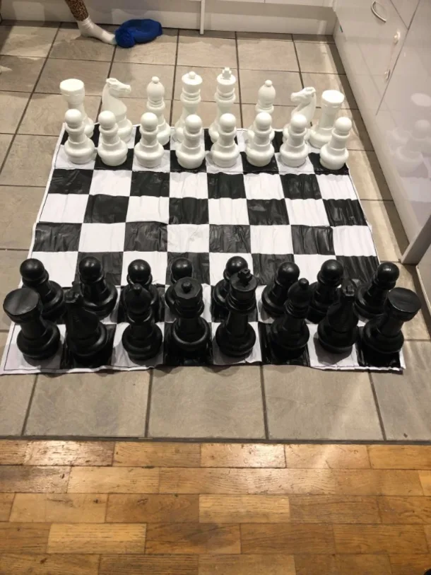 Giant Chess