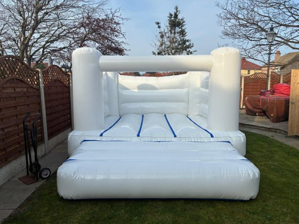 Indoor White And Blue 12ft X 14ft
