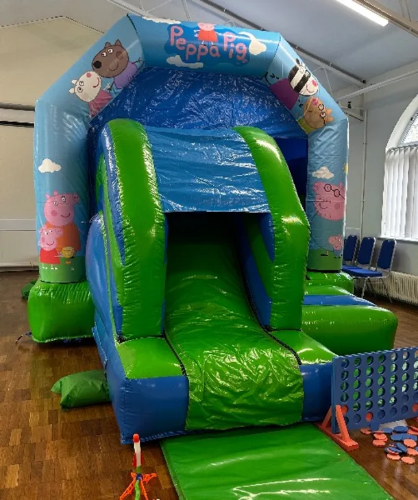 12ft X 18ft Blue And Green Combi Peppa Pig  Artwork