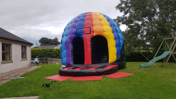 Disco Dome With Internal Slide