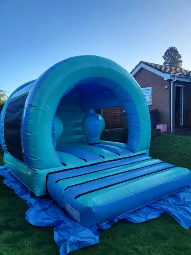 15x11ft Blue Round Bouncy Castle