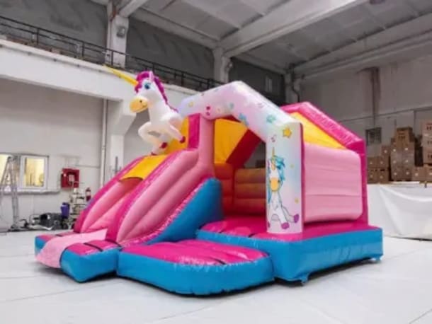 3d Unicorn With Slide 12ft X 15