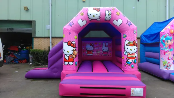 17ft X 15ft Hello Kitty With Slide