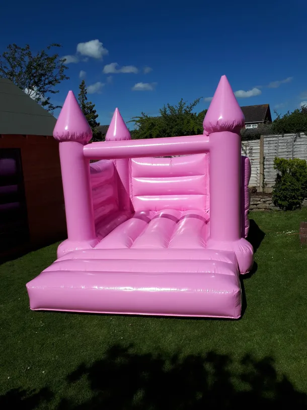15x11ft H Frame Pink Bouncy Castle With Turrets
