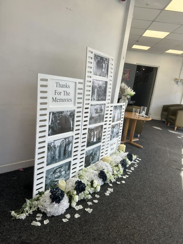 10 Photo Memory Display