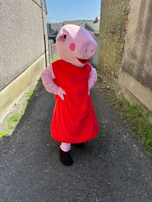 Peppa Pig Mascot