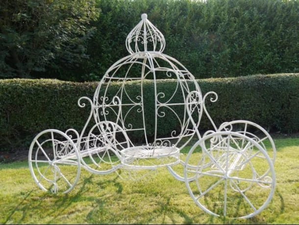 Carriage Cake Stand