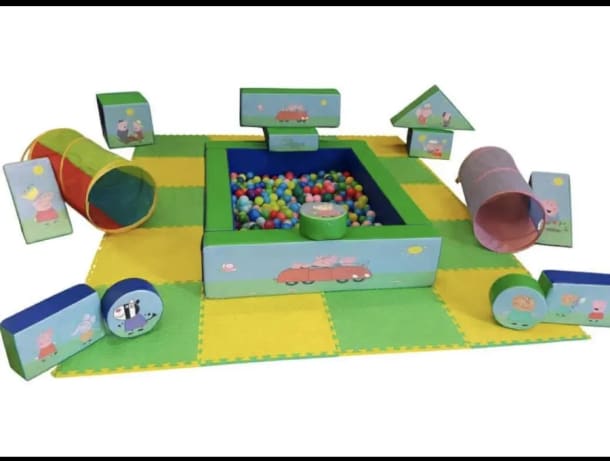 Peppa Pig Soft Play And Ballpool