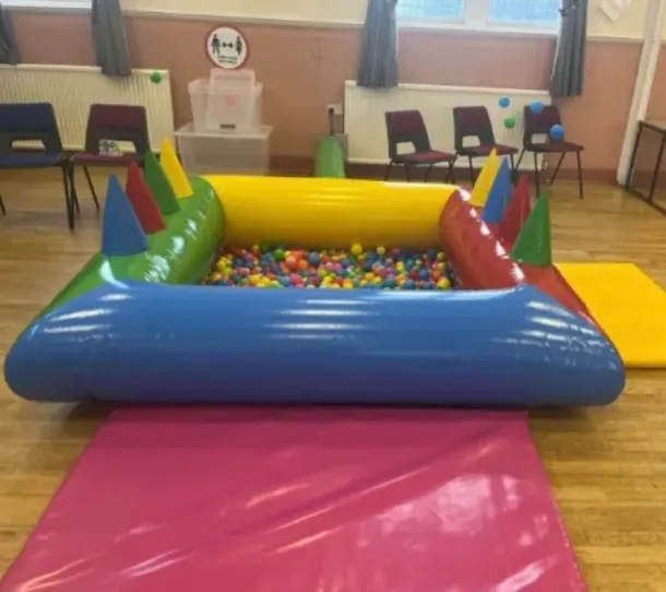 Inflatable Ball Pool With Air Jugglers