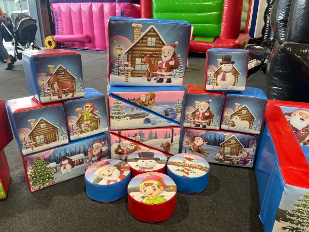 Christmas 17 Piece Block Set