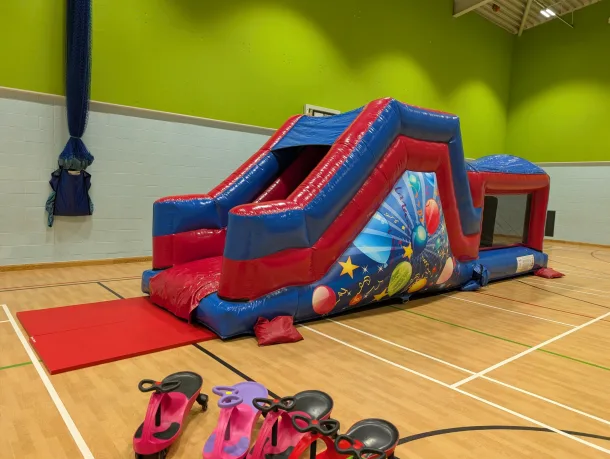 27ft Red And Blue Party Fun Run
