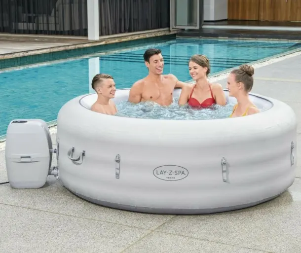 4-6 Person Bubble Hot Tub Hire