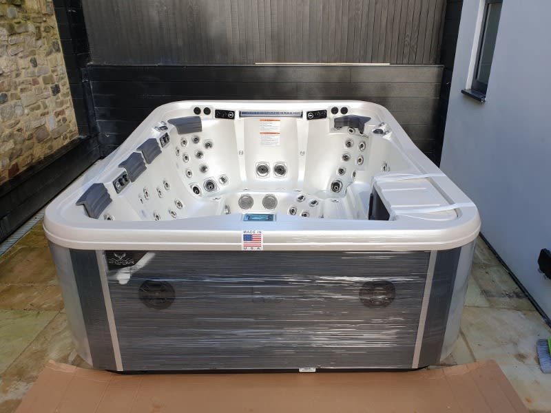 Pelican Bay Platinum Elite Class Therapeutic Spa The Hot Tub Man