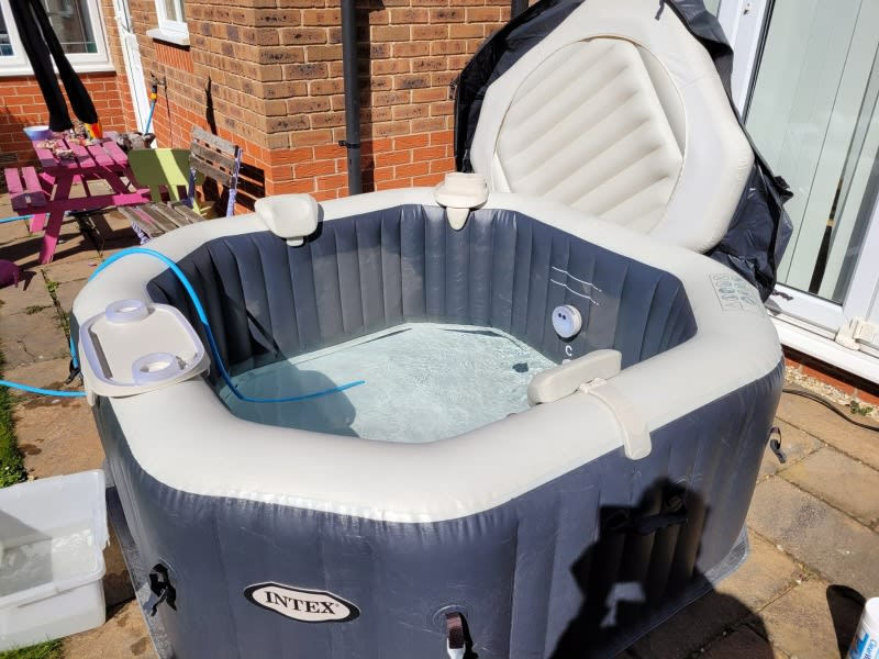 4 Person Deluxe Hot Tub Hire Boston Spalding Holbeach Bouncy Castle