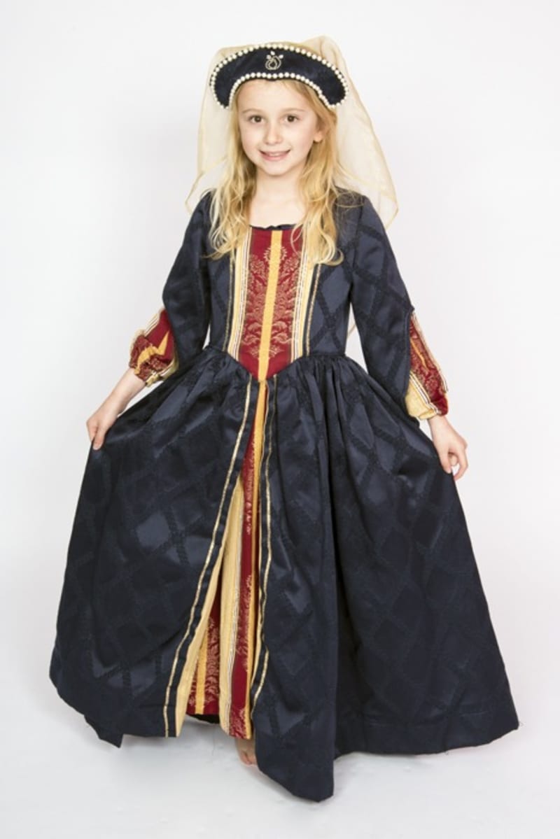 elizabethan outfit