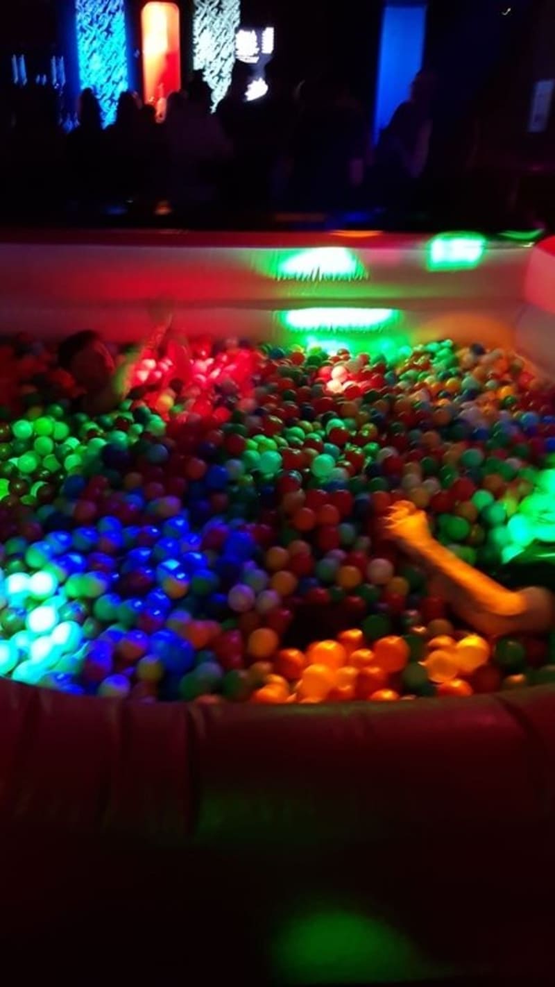 Large Adult Ball Pit Hire For Hire Across The Uk Including Kent London