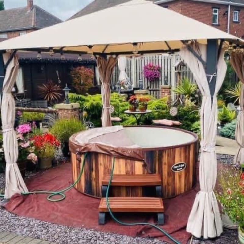 Hot Tub Hire Barnsley Rotherham And Wakefield Tarn Party Hire Bouncy