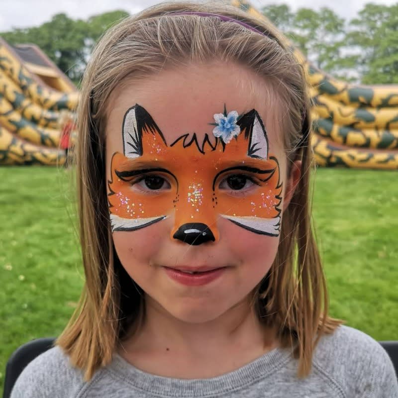 Snazzy Roo Face Painter Glitter Tattoos John Bedford entertainments Ltd