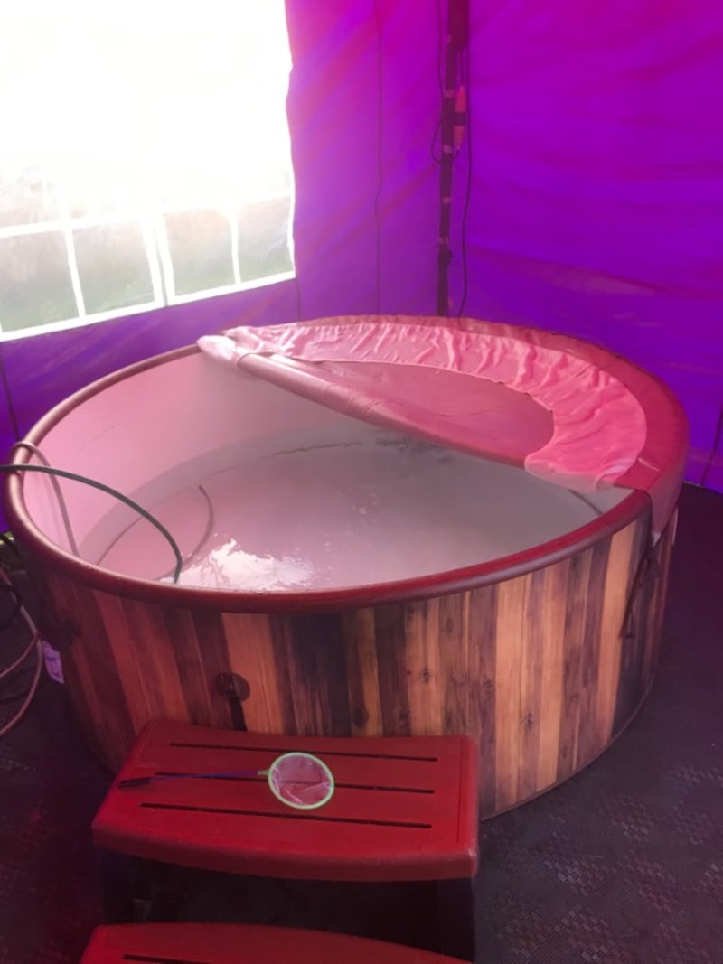 Hot Tub Hire Barnsley Tarn Party Hire Bouncy Castle Sun Bed Hire Ball Pool Mascots Soft 