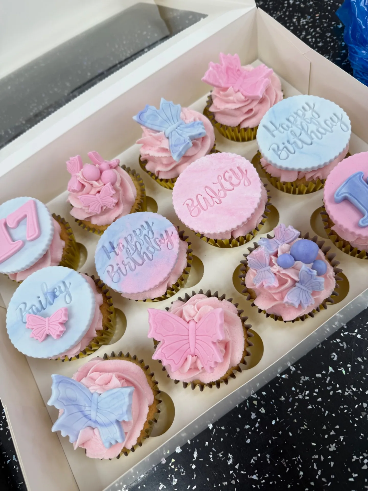 cake dunstable luton Bedfordshire Leighton buzzard houghton regis bedfordshire cakes cupcakes Harpenden St Albans rebourn