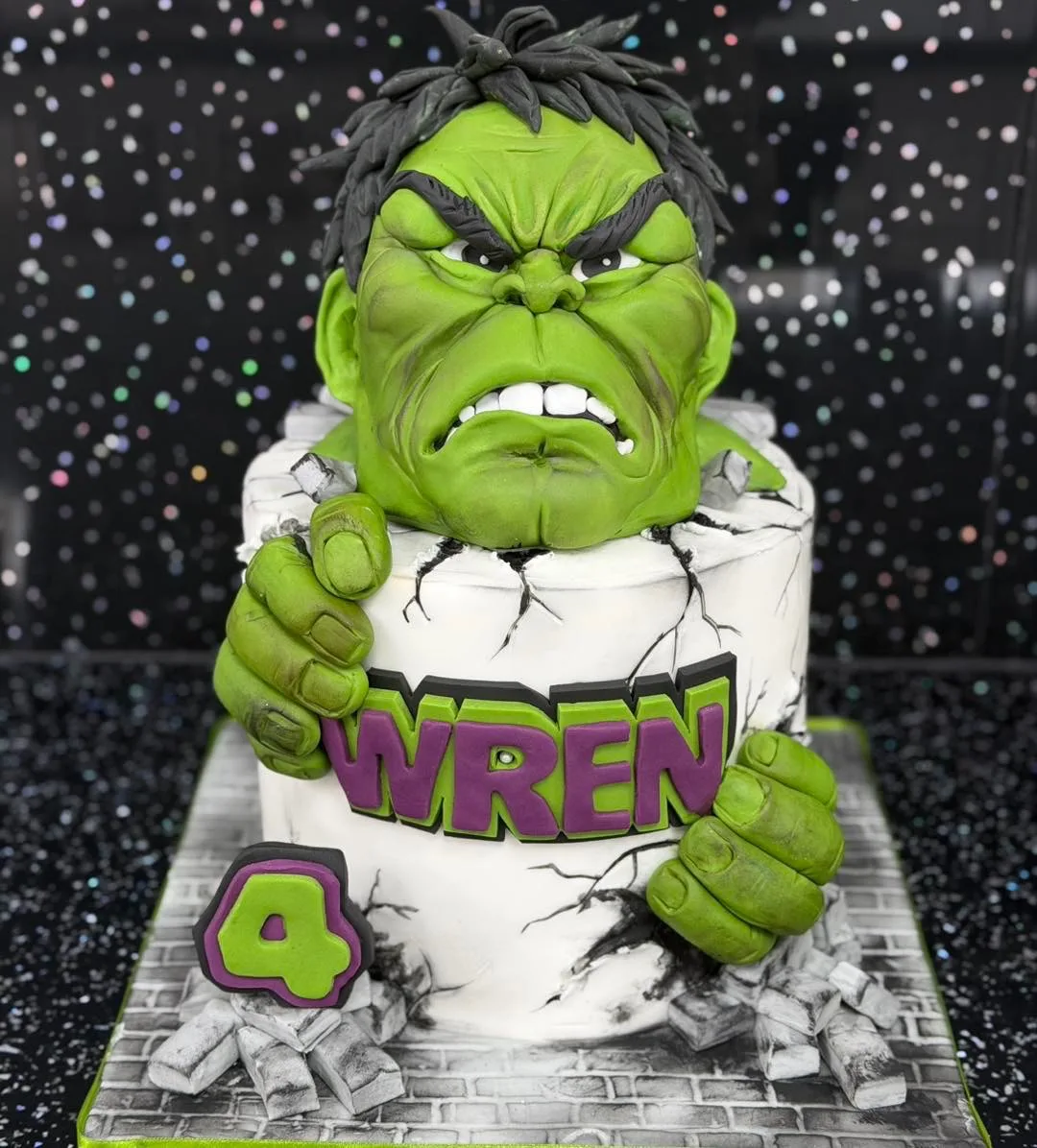 cake dunstable luton Bedfordshire Leighton buzzard houghton regis bedfordshire cakes cupcakes Harpenden St Albans rebourn children hulk marvel