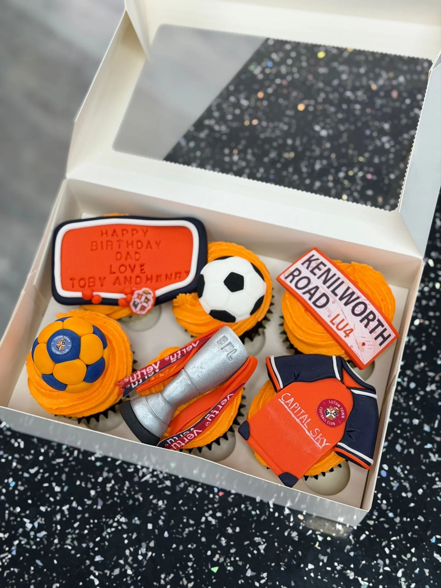 cake dunstable luton Bedfordshire Leighton buzzard houghton regis bedfordshire cakes cupcakes Harpenden St Albans rebourn cupcakes