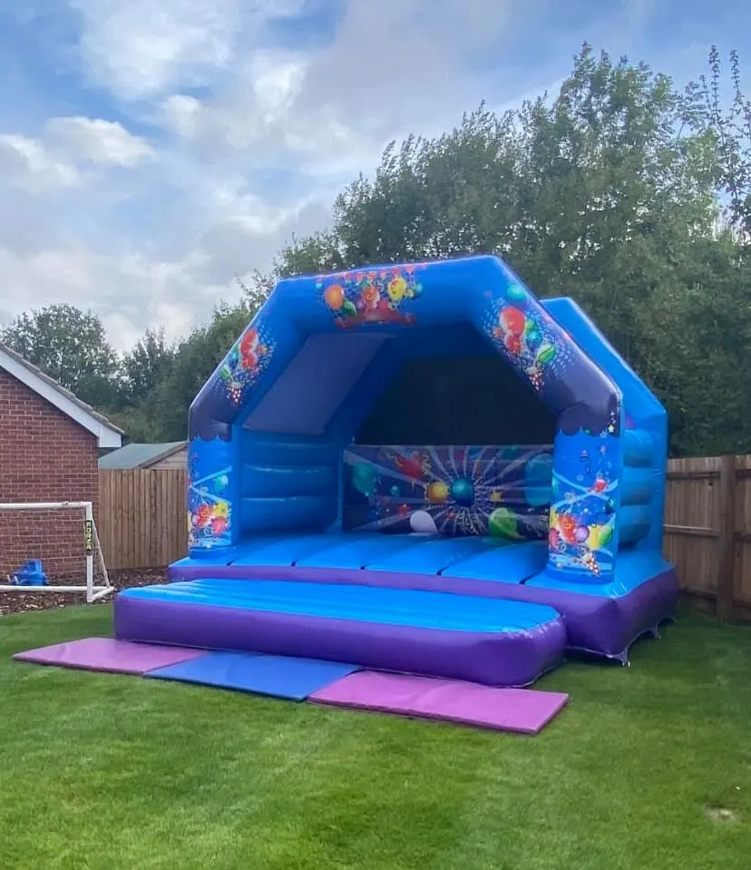 inflatable bouncy castle hire Huntingdon