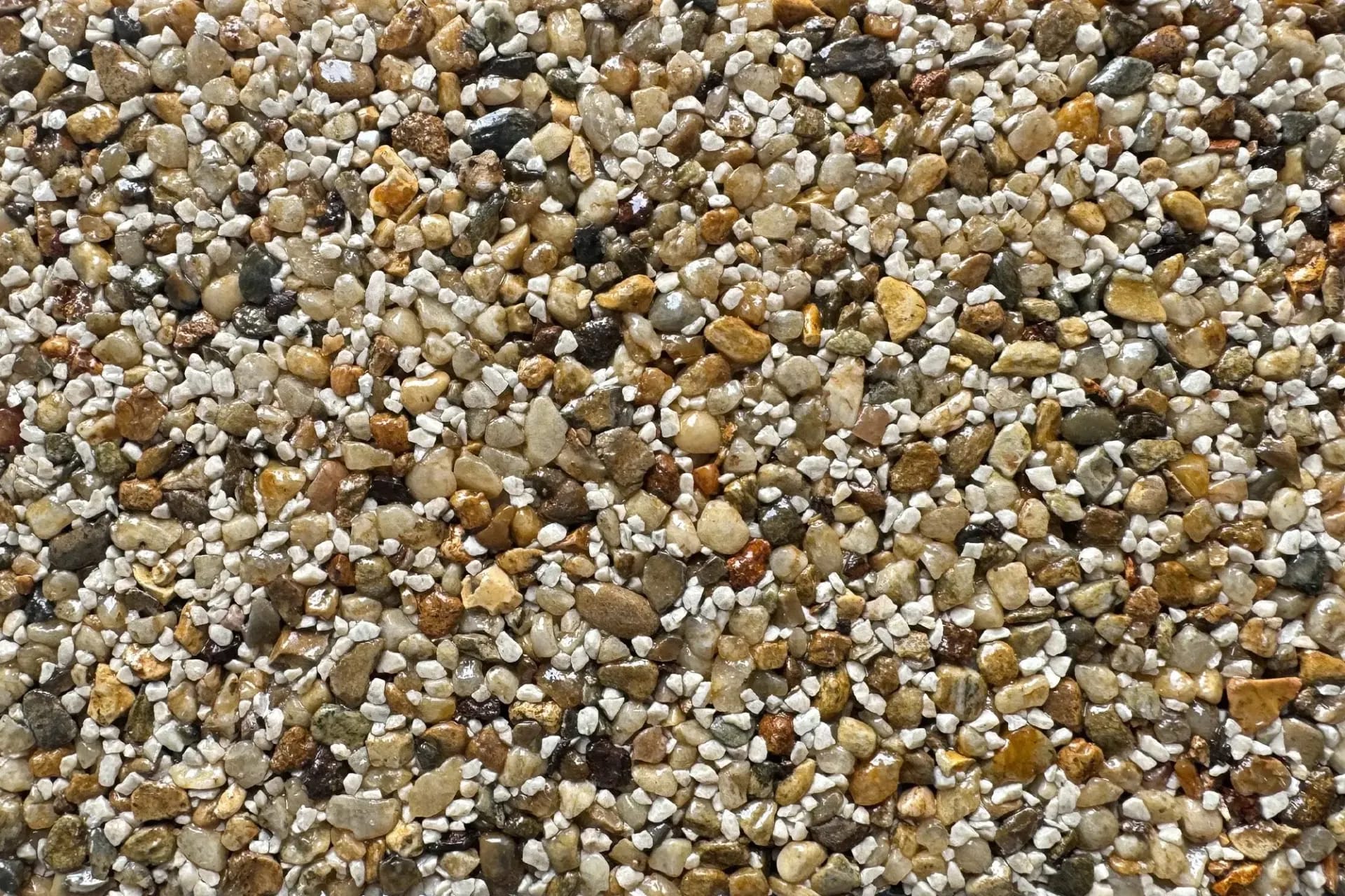 Close-up of Sagrada Familia resin bound aggregate by Vuba