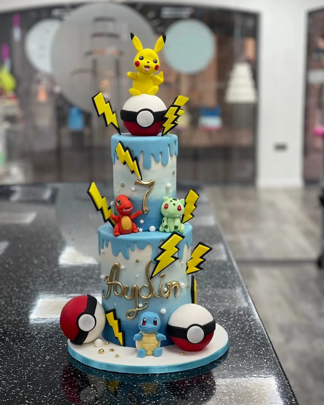 cake dunstable luton Bedfordshire Leighton buzzard houghton regis bedfordshire cakes cupcakes stitch Harpenden St Albans rebourn marvel hulk
