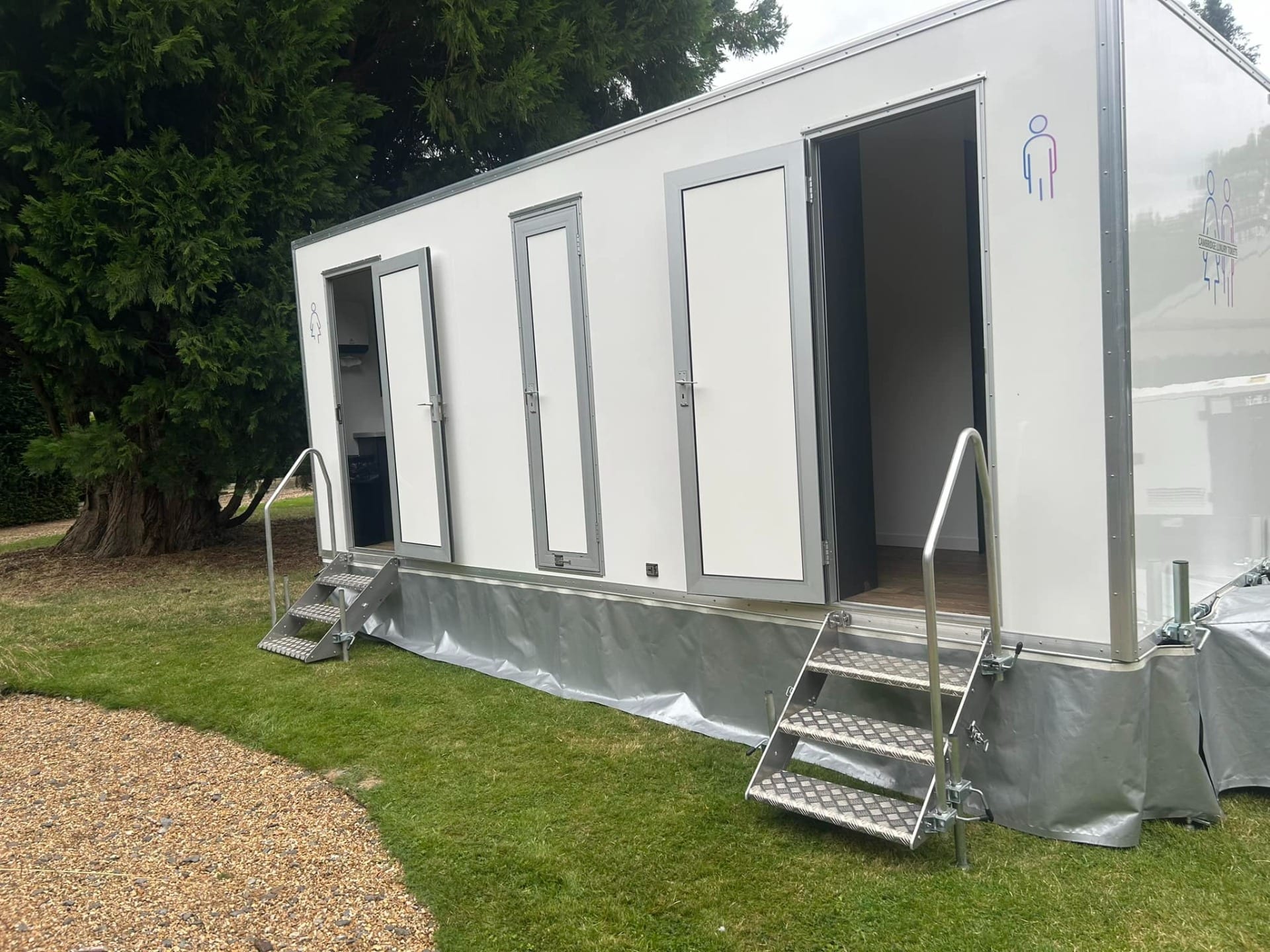portable luxury event toilets to rent Huntingdon Huntingdon portable portaloo luxury mobile toilets hire