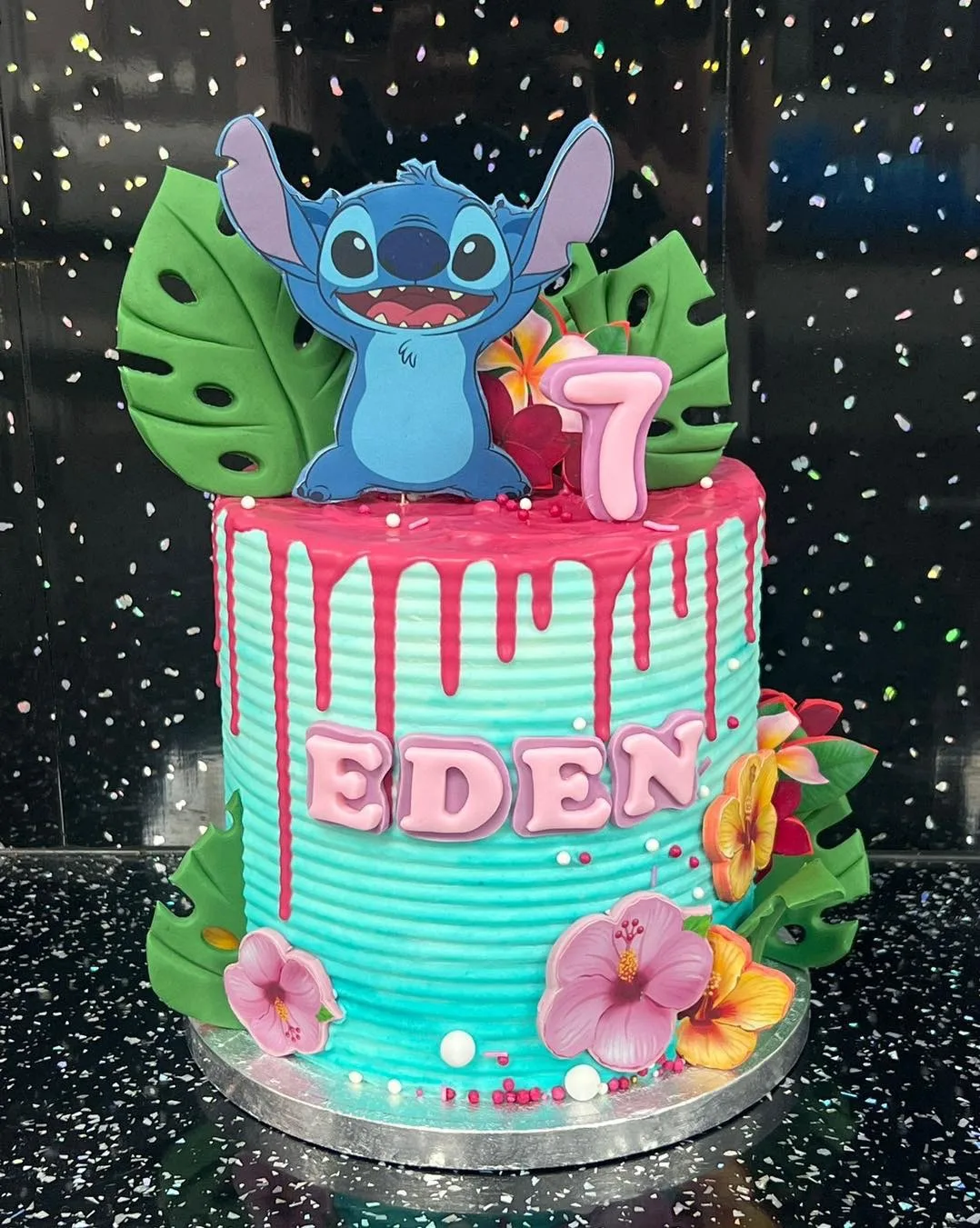 cake dunstable luton Bedfordshire Leighton buzzard houghton regis bedfordshire cakes cupcakes stitch Harpenden St Albans rebourn marvel hulk