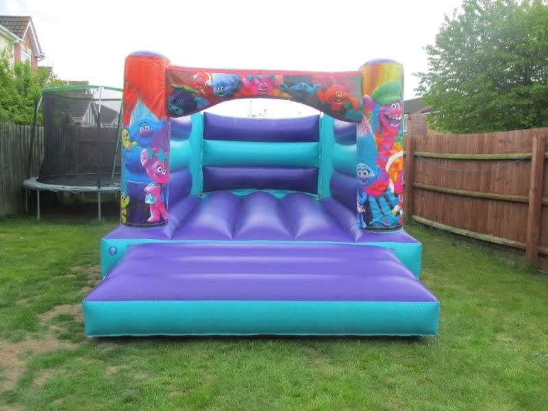 AQUA TROLLS H BOUNCY CASTLE