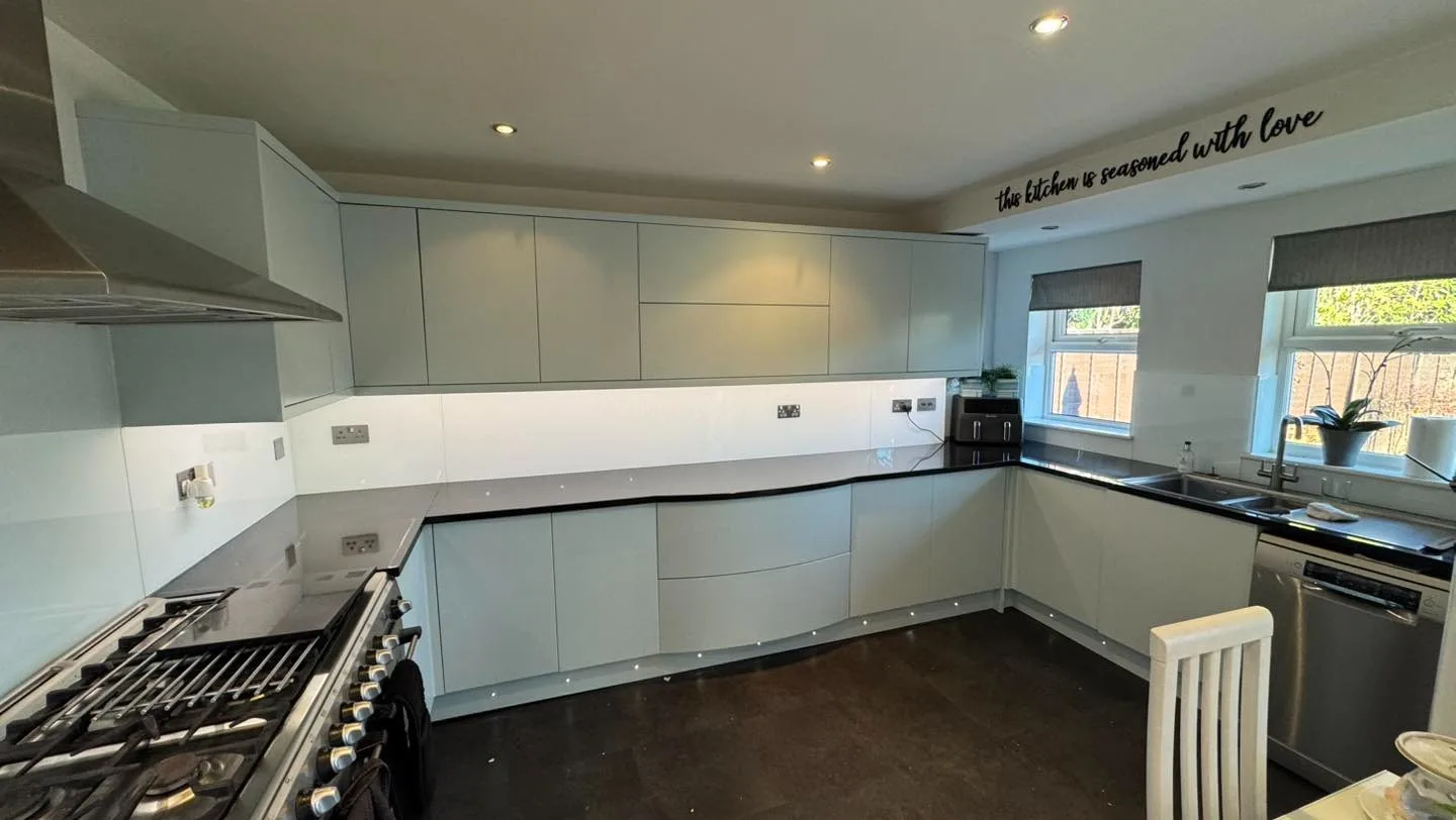 kitchen cabinet spraying