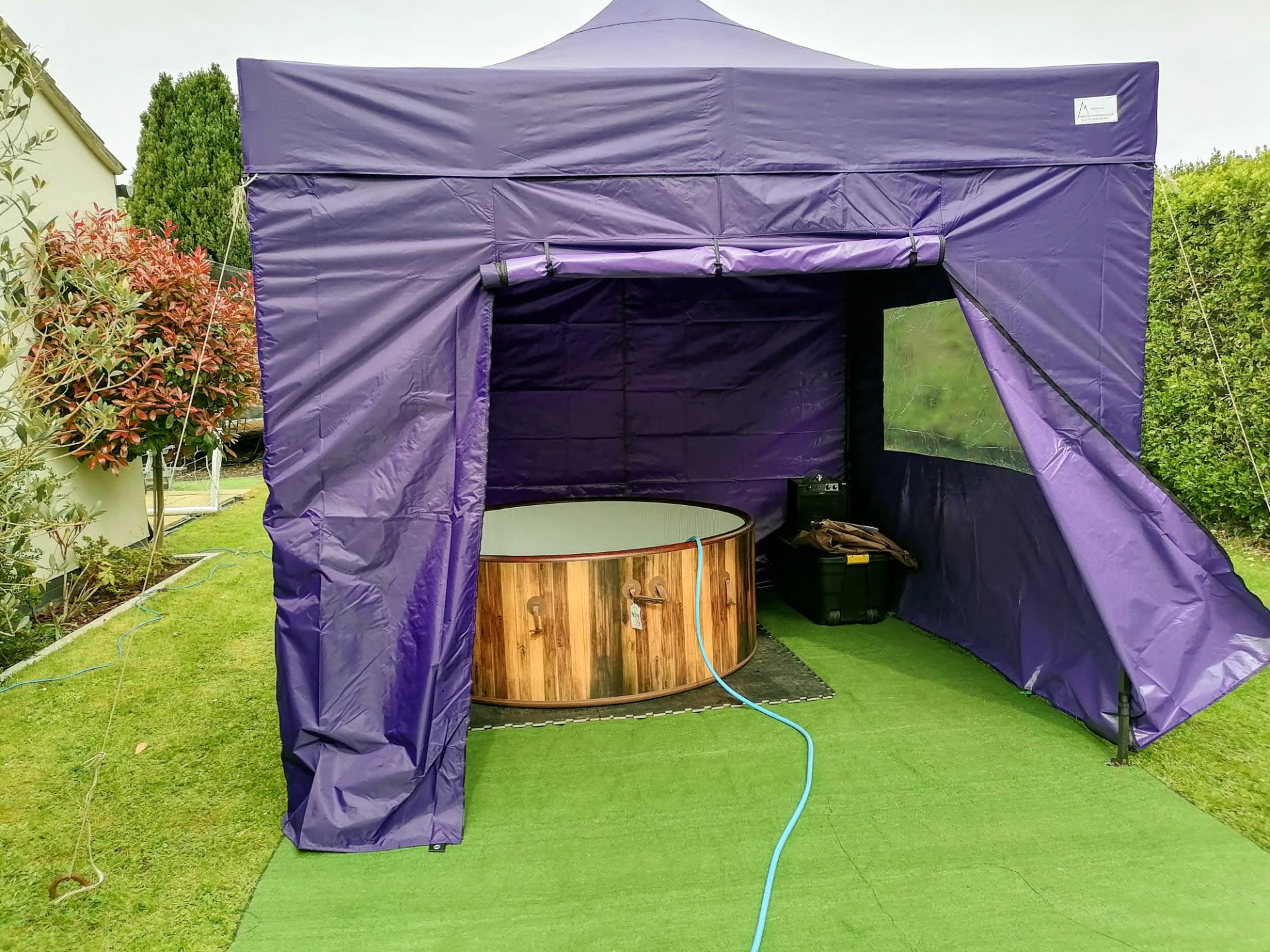 Lay Z Spa Helsinki With Gazebo Hire.  Hot Tub Hire In Bourne