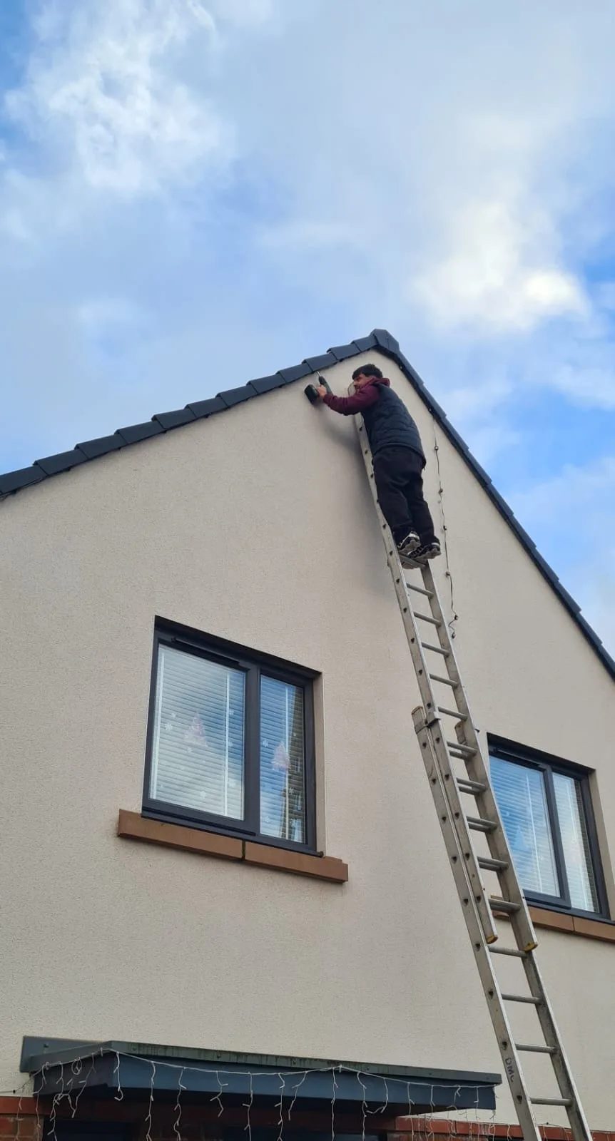 Professional Christmas light fitting Telford