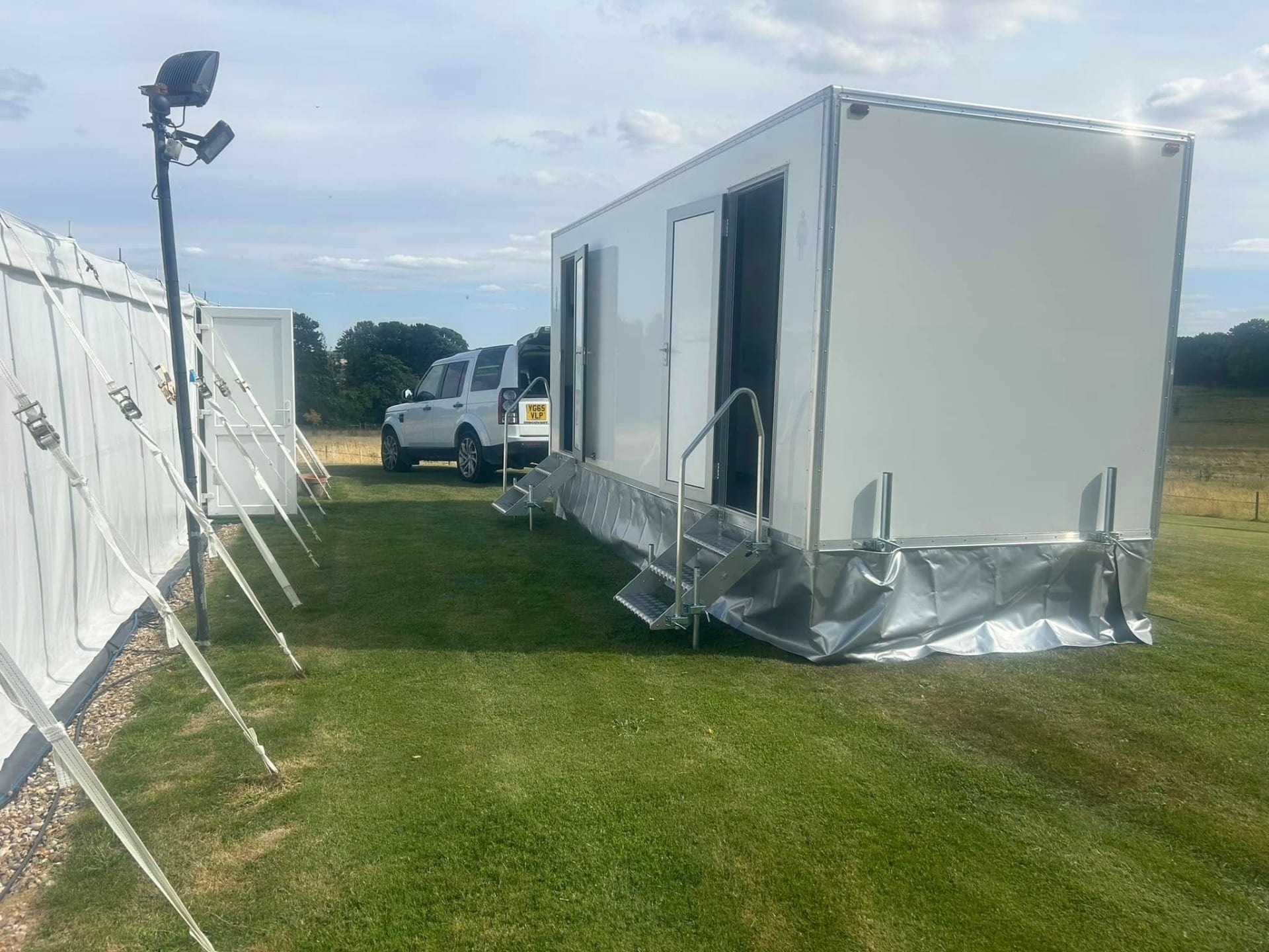 hire luxury toilets in Braintree Braintree luxury toilets for hire
