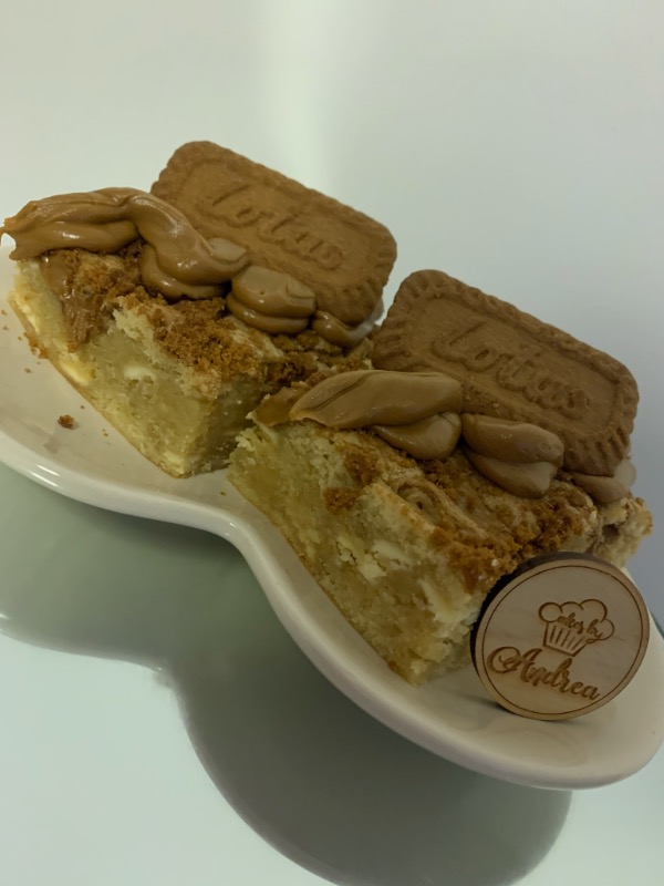 Biscoff Blondie Cakes by Andrea
