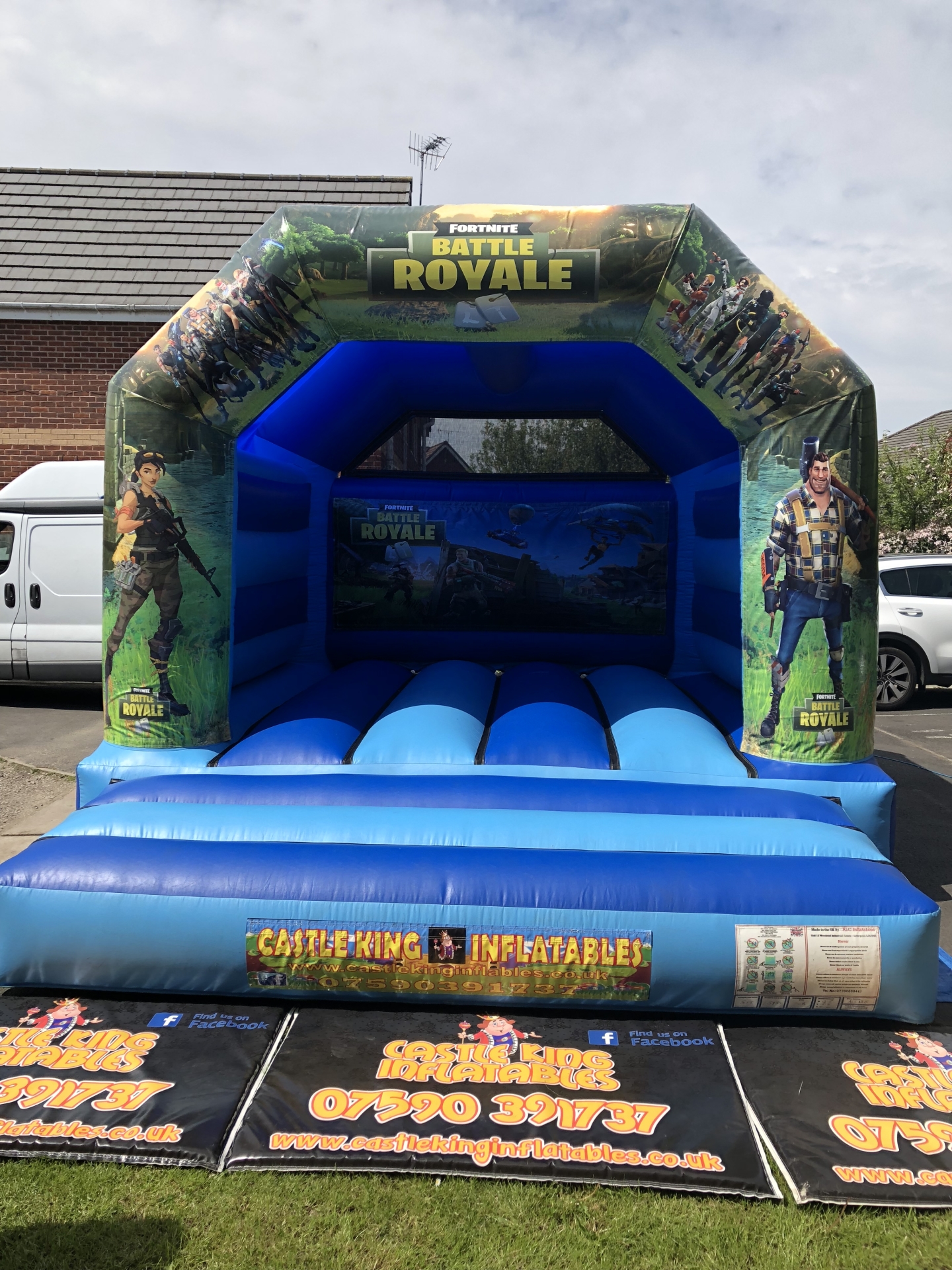 fortnite themed bouncy castle - fortnite bouncy castle london